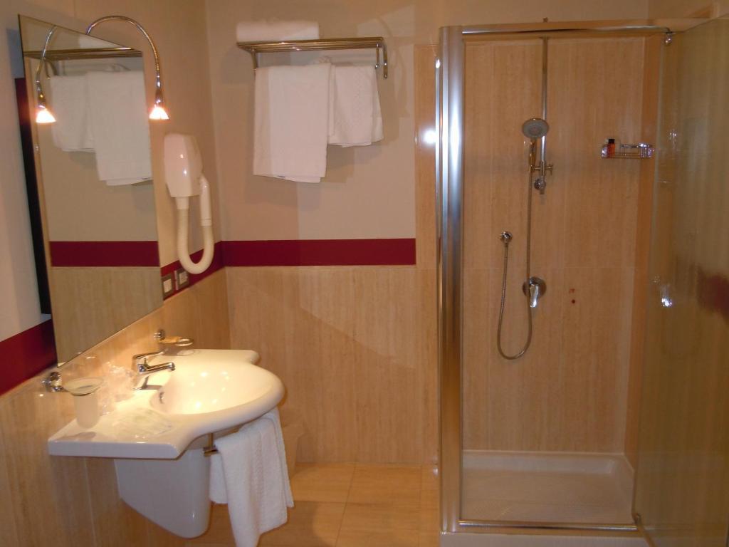 Blue Relais Garda Hotel Carpenedolo ห้อง รูปภาพ