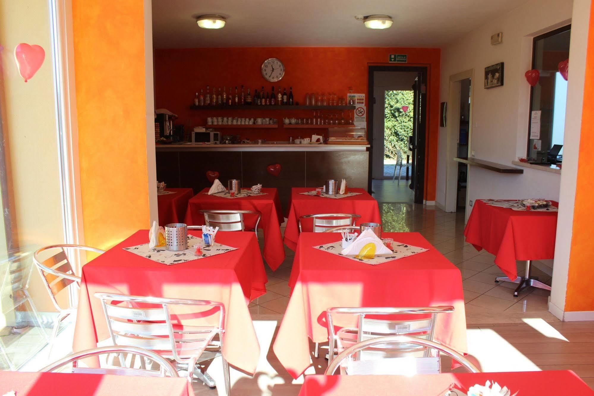 Blue Relais Garda Hotel Carpenedolo ภายนอก รูปภาพ